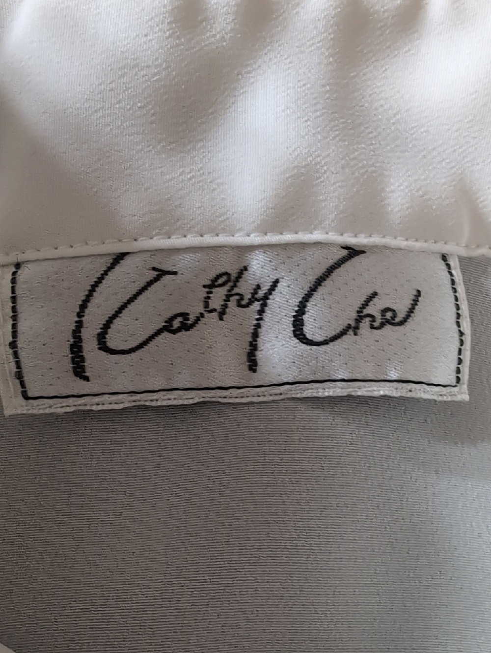 Vintage Kathy Che White Blouse Short Sleeves Gorgeous Gold Buttons 12 L - Picture 2 of 9